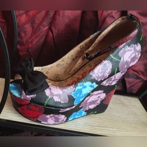 Betseyville Wedges